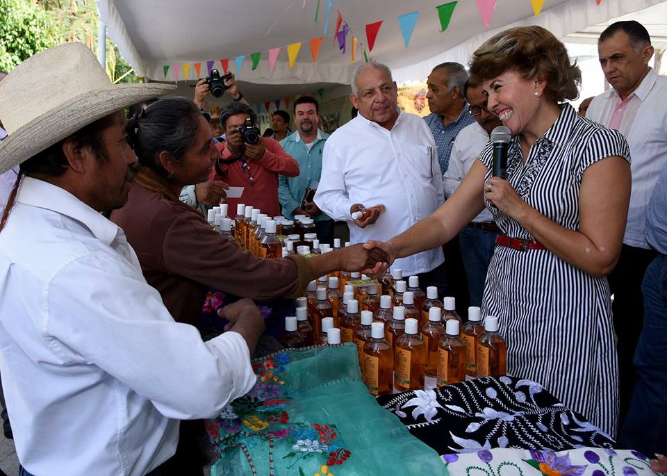 MerceCalvoE's tweet photo. Inauguramos la primera Feria Agroalimentaria de Guerrero, con la cual se busca apoyar a que la economía de nuestro Estado se fortalezca. https://t.co/alJ4g7PoFT