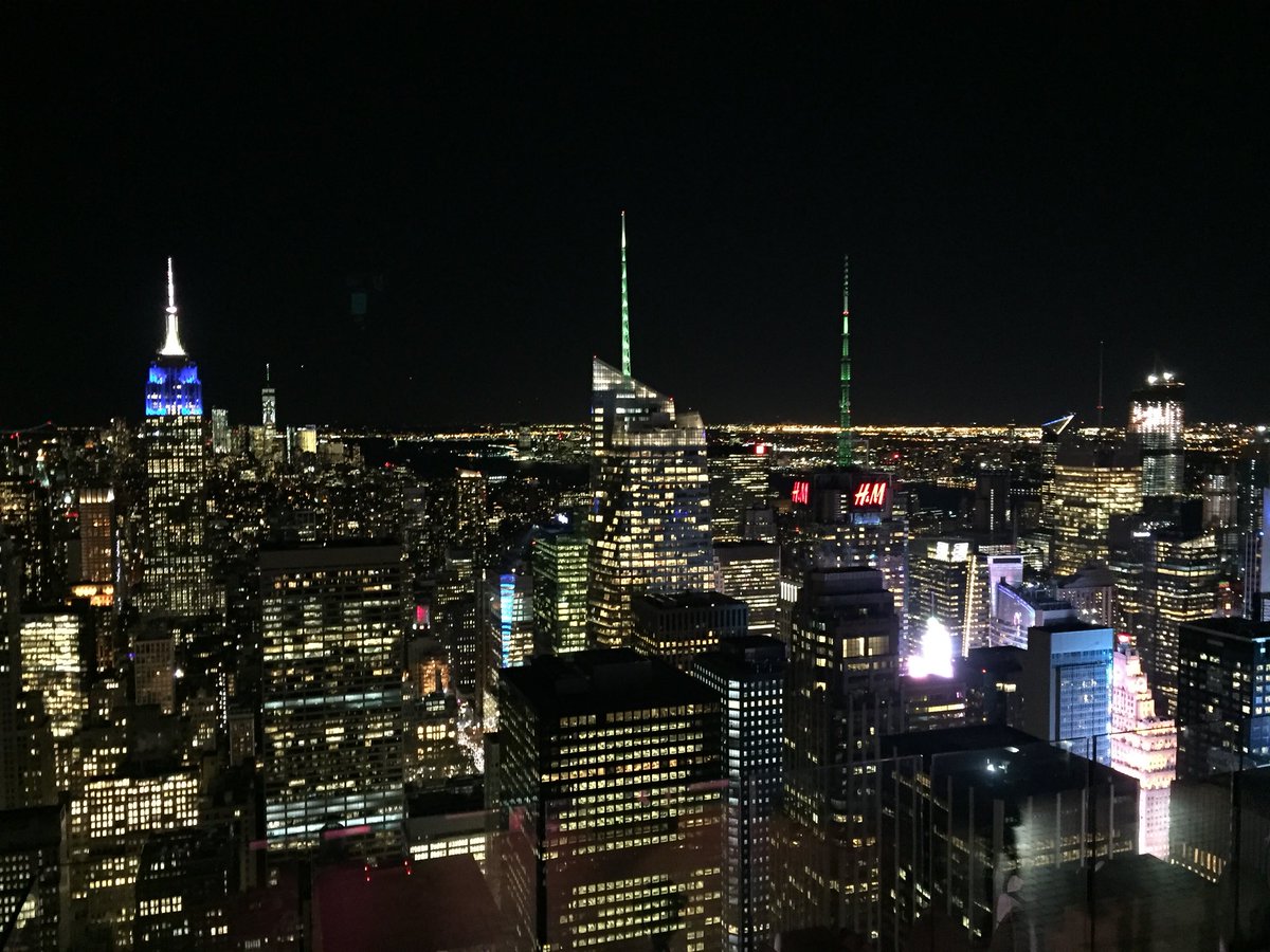 LancasterAOF's tweet photo. Live from New York it’s AOF. #30Rock #LHSAOF #Frozenphone https://t.co/DEzpAUCtGz