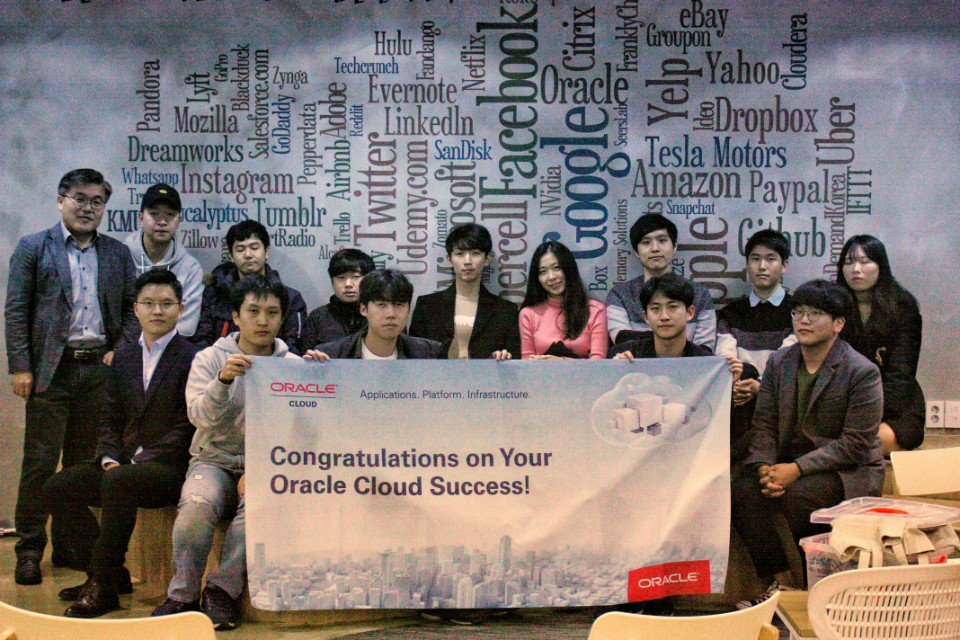 OracleCloud's tweet photo. Congratulations to Kookmin University for going live w/ #OracleMCS @OracleMobile Cloud Service #OraclePaaS #OracleCloud #OracleCustomersAPAC https://t.co/bmdjpzPLOZ