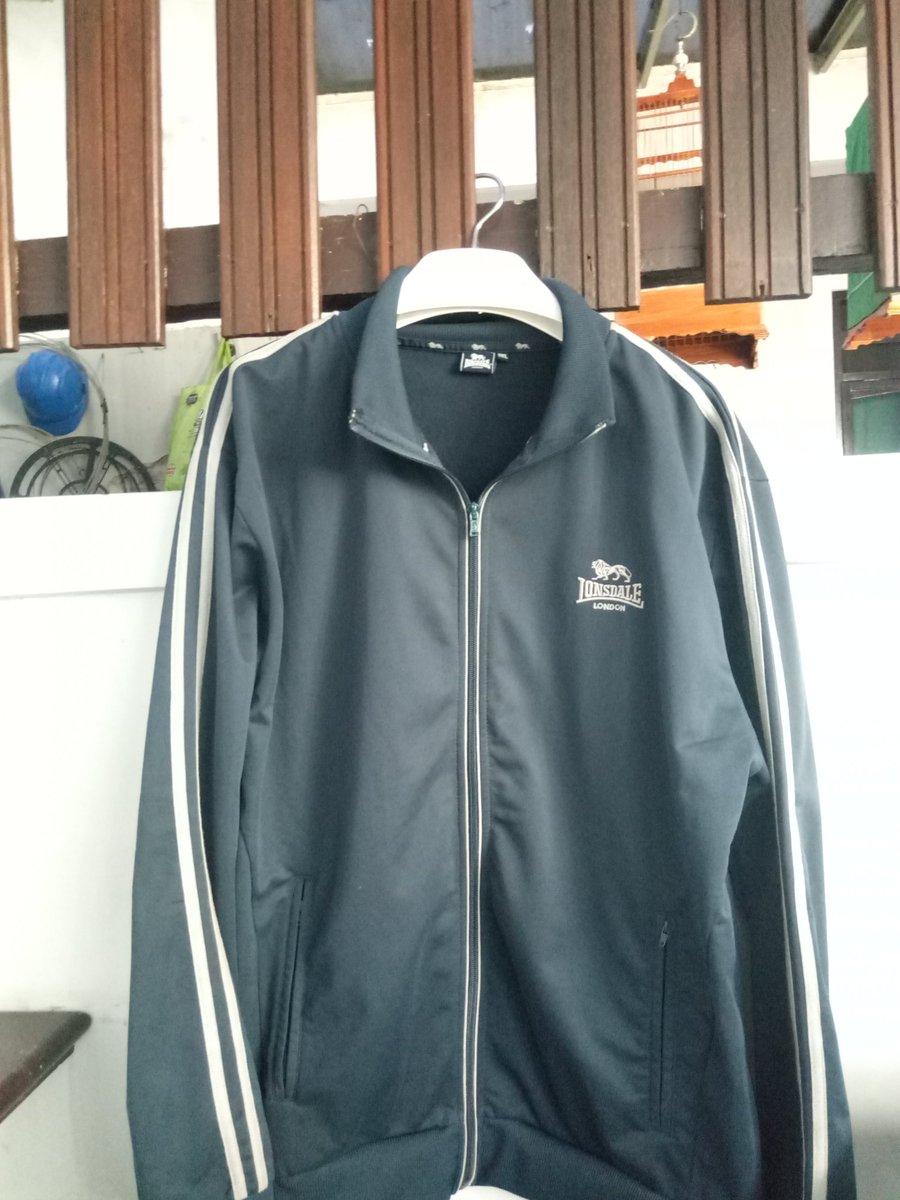 _vivahate's tweet photo. Bismillah . . .
Wts Tracktop lonsdale
Size 2XL
price:430 ribu
cod surabaya barat
minat?japri aja (rustyawan)-Line
081357126202-(wa) #BandungCalling
#modal8besar #MODALAWAY @Green_Nord27 @emosijiwakucom @bonekcasuals https://t.co/fn9m7O42Y6