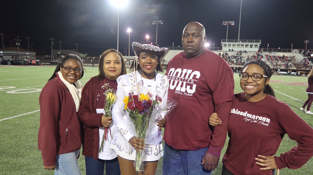 roisdathletics's tweet photo. It's #senior17 night at the @rohawksfootball game tonight!! We love our seniors! https://t.co/rI7aPgFabr
