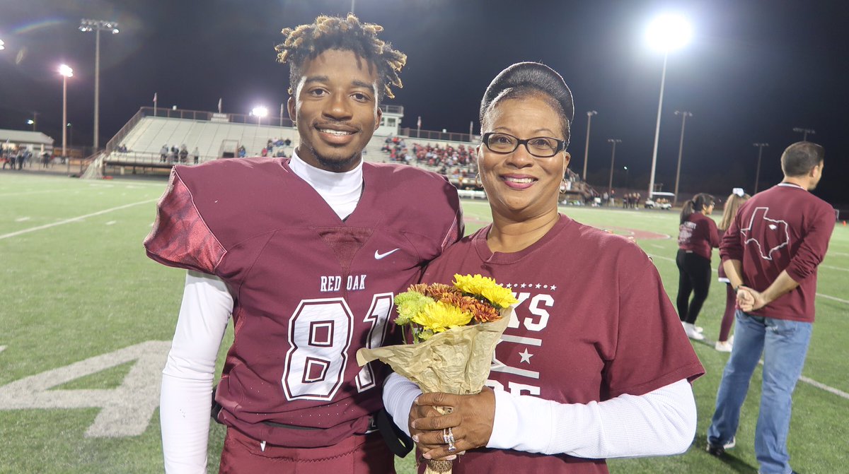 roisdathletics's tweet photo. It's #senior17 night at the @rohawksfootball game tonight!! We love our seniors! https://t.co/rI7aPgFabr