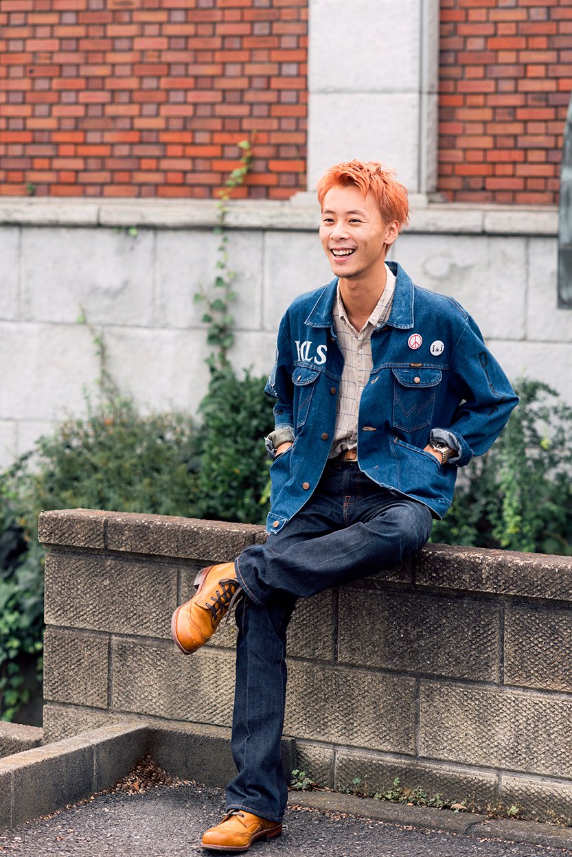 Popeye 最新号は 古着と時計 サチモスのヨンスさんは 生き方 として古着を選ぶ 格安で購入した ラングラー のデニムジャケットの背中には 友人のお母さんによる サンダーバード の刺繍 両袖には黒いシルクスクリーンの文字 想い を受け継ぎ Popeye 最新号は 古着と時計 サチモスのヨンスさんは 生き方 として古着を選ぶ 格安で購入した ラングラー のデニムジャケットの背中には 友人のお母さんによる サンダーバード の刺繍 両袖には黒いシルクスクリーンの文字 想い を受け継ぎ