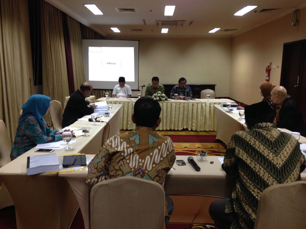 Asslkum..Warga HMI dan KAHMI..Alhamdulillah pagi ini bs bertatap muka dgn Pansel Munas KAHMI..semoga bisa bermanfaat dan menjadikan KAHMI untuk Ummat, Bangsa dan Negara..
#AmanahKomunikatif
#YakinUsahaSampai