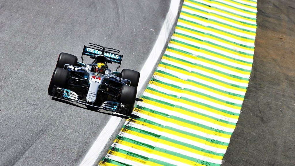 jgrf_creative's tweet photo. 📢 #F1 | #LewisHamilton es el más rápido en el primer día de libres del #BrazilGP.
🏁🇧🇷 #TeamLH #LH44 #TETR4CAMPEON #LewisH4milton #4TheTeam #FP1 #FP2 https://t.co/ALoYC4ZD98