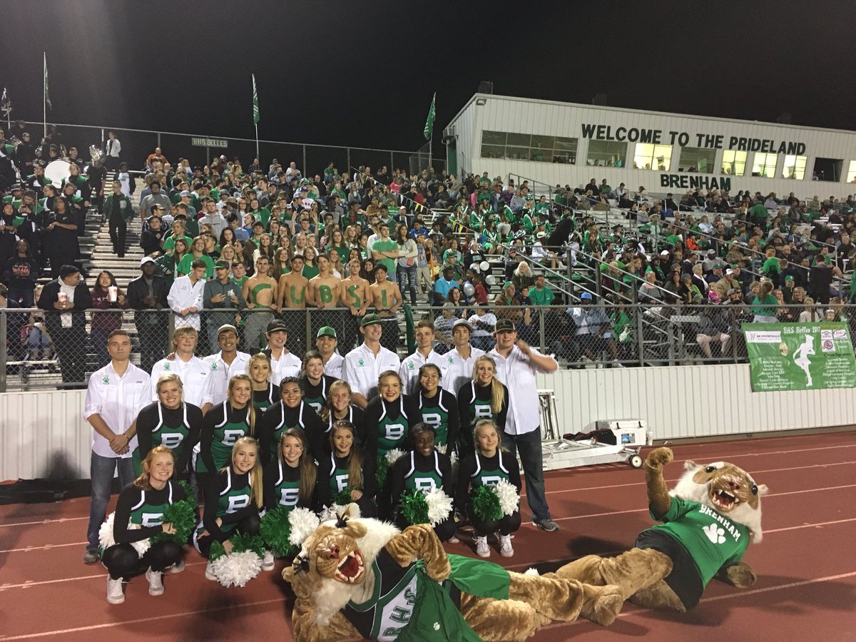 ADismukes16's tweet photo. We 💚the Cubs @BrenhamHS @BrenhamISD @BrenhamCheer https://t.co/Q3KeQWIvtM