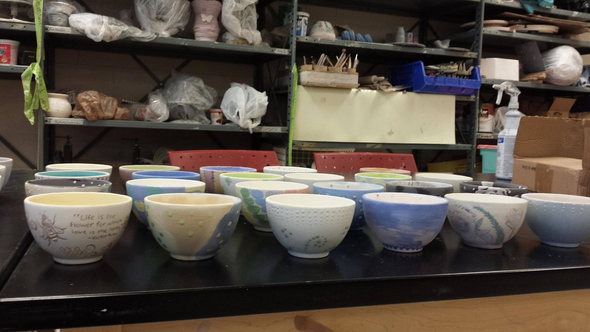 The_StudioFBHS's tweet photo. A real big thanks for all of you who participated in Empty Bowls today! #fillsomebellyswithsoup #fillsomesoulswithart #NAHS #FBHSart #emptybowls https://t.co/PmEe2hng1U