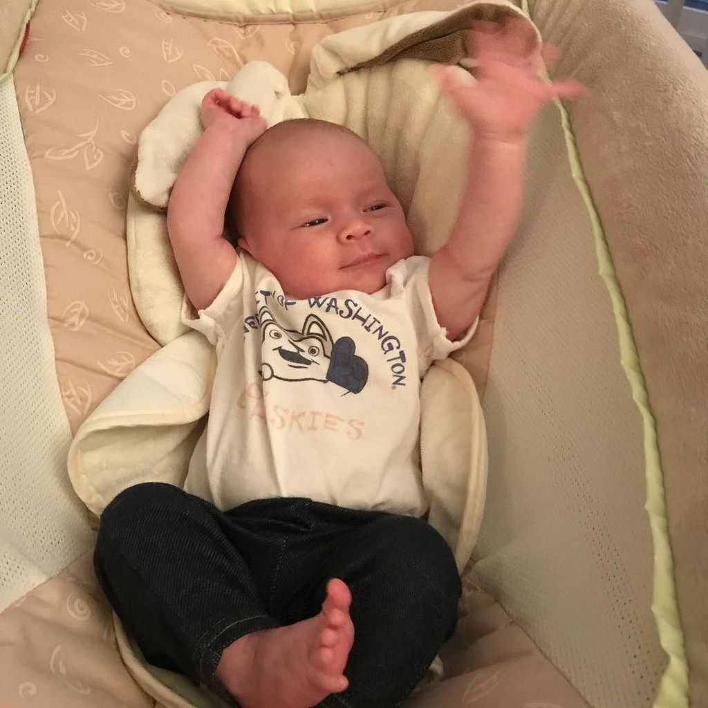 RJW2001's tweet photo. Addison is throwing up the Dubs! #GameDay #GoDawgs #AAW #PrincessPanda #UWvsSTAN https://t.co/INMEvXYgcZ