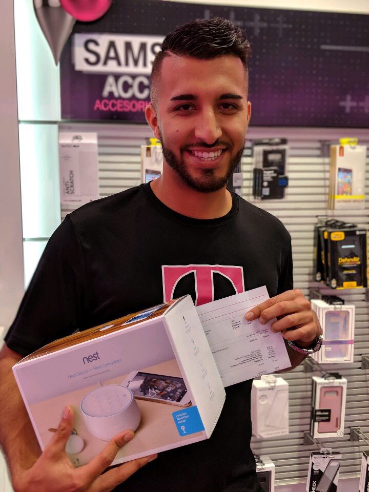 InMeeksOpinion's tweet photo. Jose at Washington & Shepherd just walked his customer into the digital revolution at the buzzer! What a way to end a Friday night! #HTXBestInNest @domjrcoleman @Alisa_Arner @JonFreier https://t.co/5wz7FFpIUC