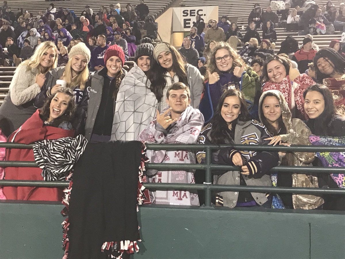 donniebartlett9's tweet photo. Love my Falcons. @TC_Cheer_ @tcskydancers @TCHSfansection @TCHSTalon https://t.co/Lrofkmc3La