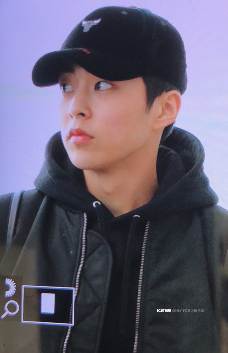 exo_xoxo_xiumin's tweet photo. 真のトンペン北海道へ来たる https://t.co/N6qLoQEteF