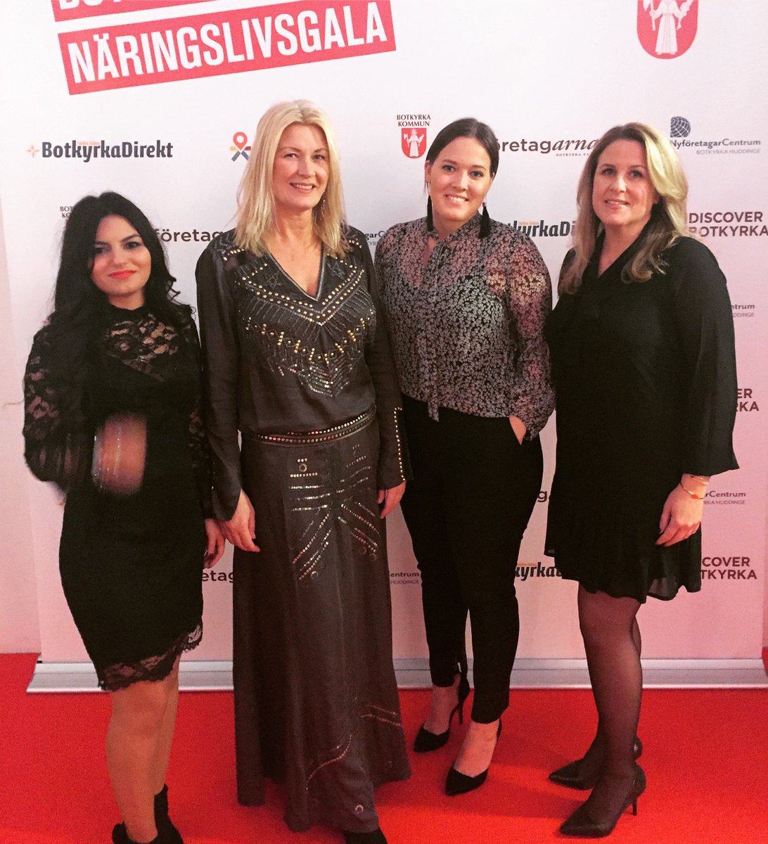 annaanderberg1's tweet photo. #Botkyrka Näringslivsgala för företagare med näringslivsteamet @EbbaOstlin @subtopia #Alby https://t.co/BPIg8mEoXL