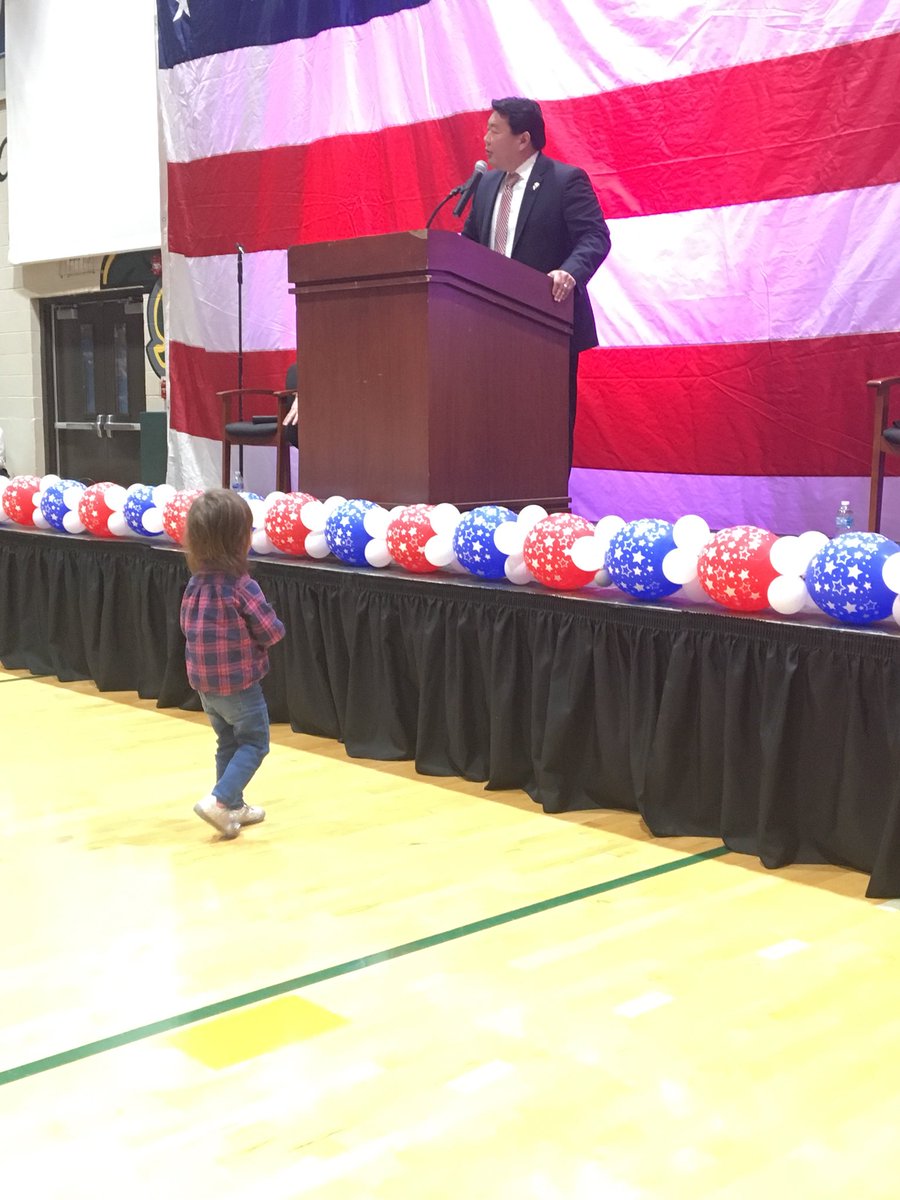 SteveOlson61's tweet photo. An awesome display of patriotism today at CLS - great job Gator Nation! You did America proud today.    #D155Inpire https://t.co/zcl2IHeT2O