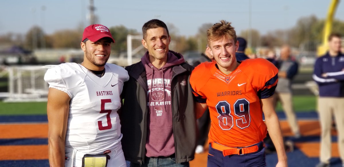 Huskerdogg's tweet photo. The joys of football: Competitors on the fields, humble and respectful of the game off the field. #CodeRed #5Cloyd #Broncos #HastingsCollege #Midlands #GPAC https://t.co/C5xugLk9xl