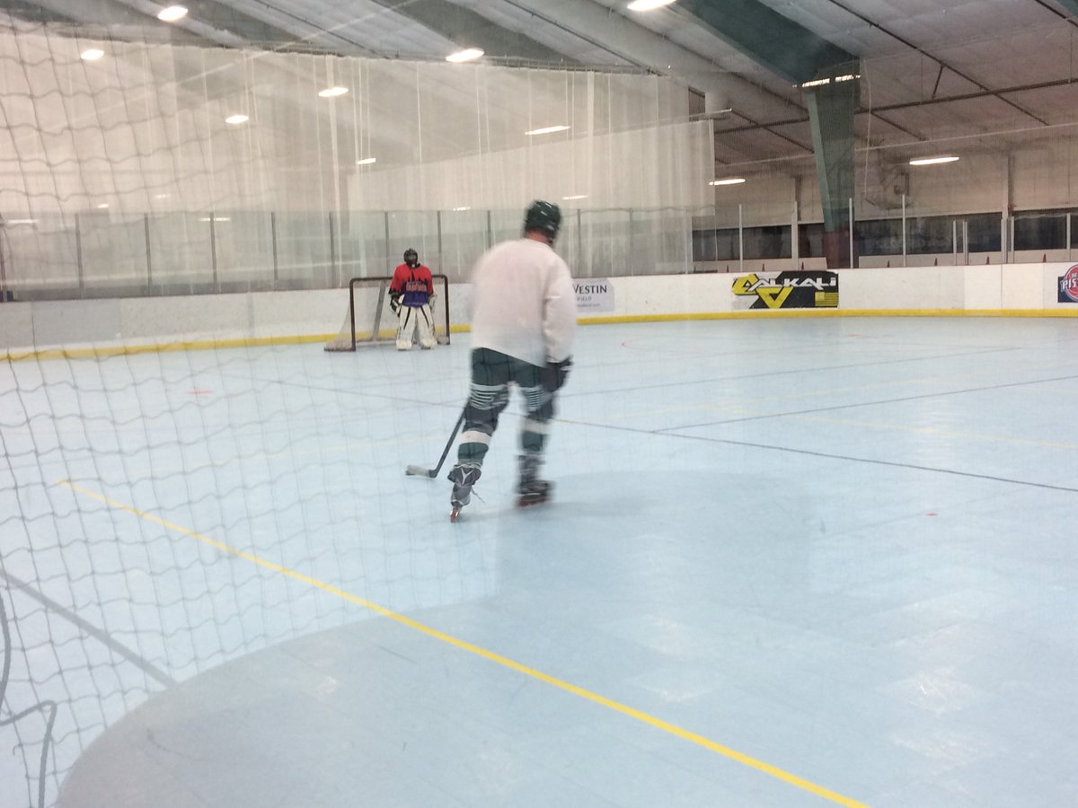 EMUroller's tweet image. Great practice tonight! Getting ready to play next weekend in Cincinnati, Ohio! #EMUEagles #dirtybirds #rollerhockey #inlinehockey #mcrhl