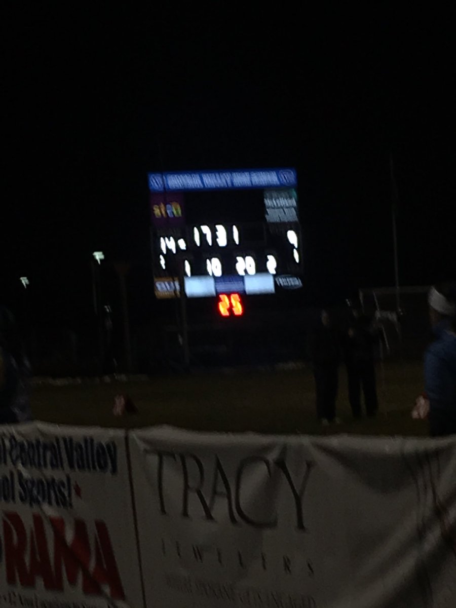 CVBearSports's tweet photo. Halftime Update in the pouring rain CV: 14 CAMAS: 9 #gobears #letsgocv #SurviveAndAdvance https://t.co/tXJSA0yAeh