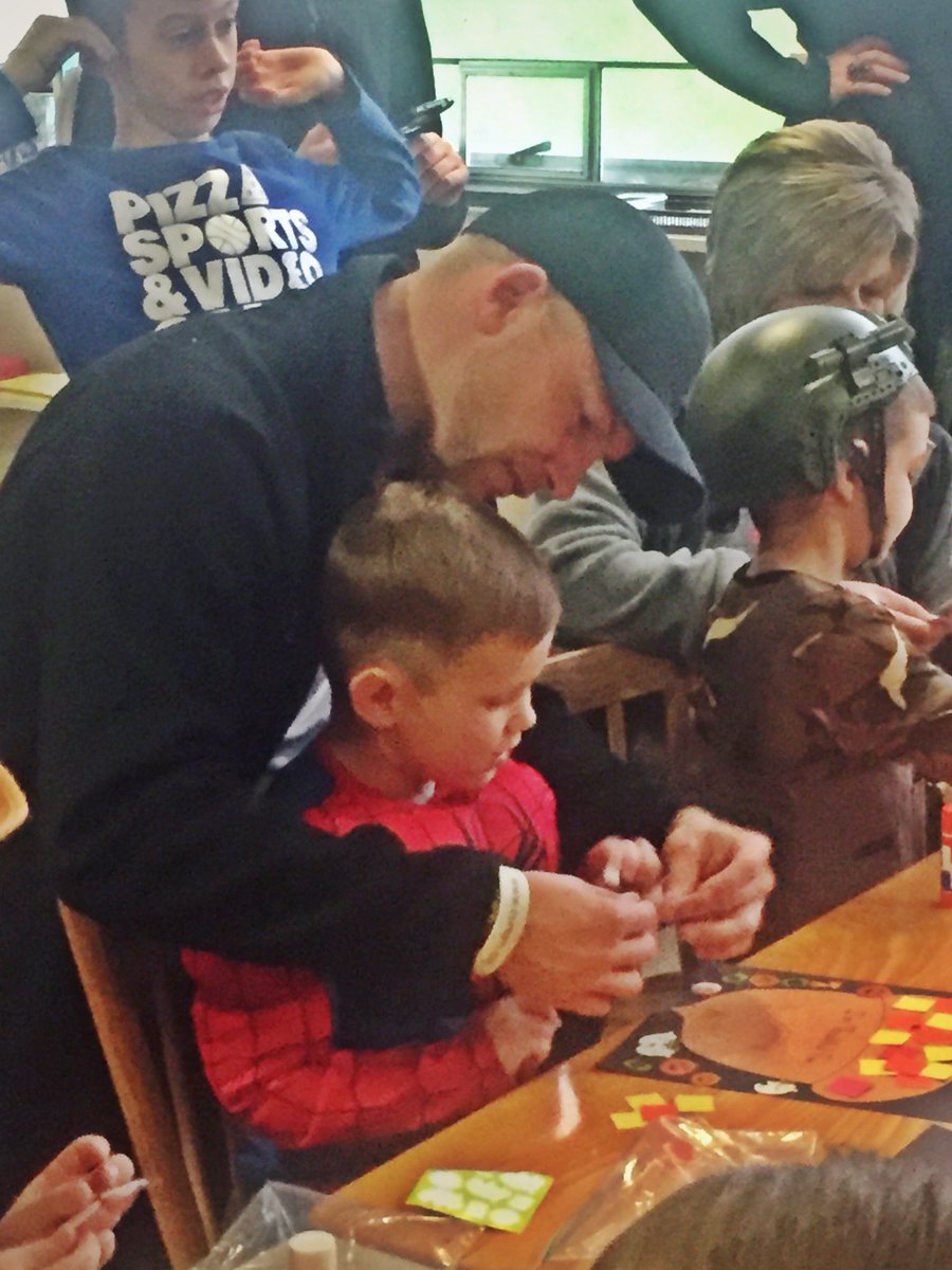 CaseeAllen's tweet photo. 🎉Little man’s 1st pre-school, class party🎉😘
#JaceAllen •AKA• @SpiderMan #fallparty #preschool https://t.co/D6cDZJBZB1