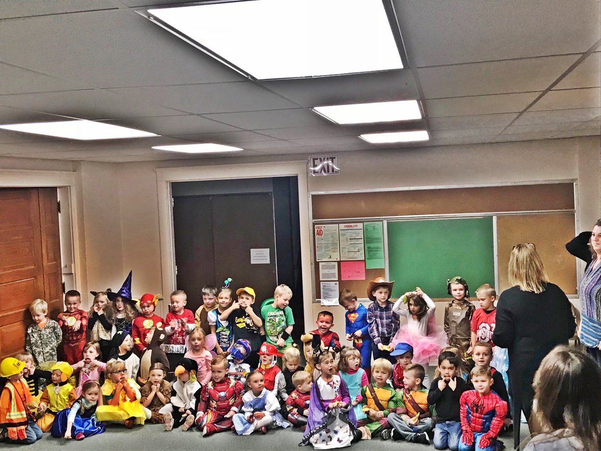 CaseeAllen's tweet photo. 🎉Little man’s 1st pre-school, class party🎉😘
#JaceAllen •AKA• @SpiderMan #fallparty #preschool https://t.co/D6cDZJBZB1