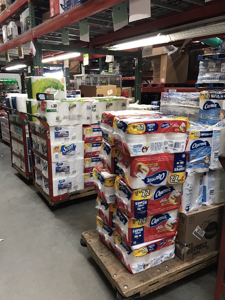 embellishingbrz's tweet photo. This is how we roll on a Friday! We pushin paper #fillfordepth #t1509 @jamaal_edwards @BrianLeas https://t.co/gmnKEpk7lW