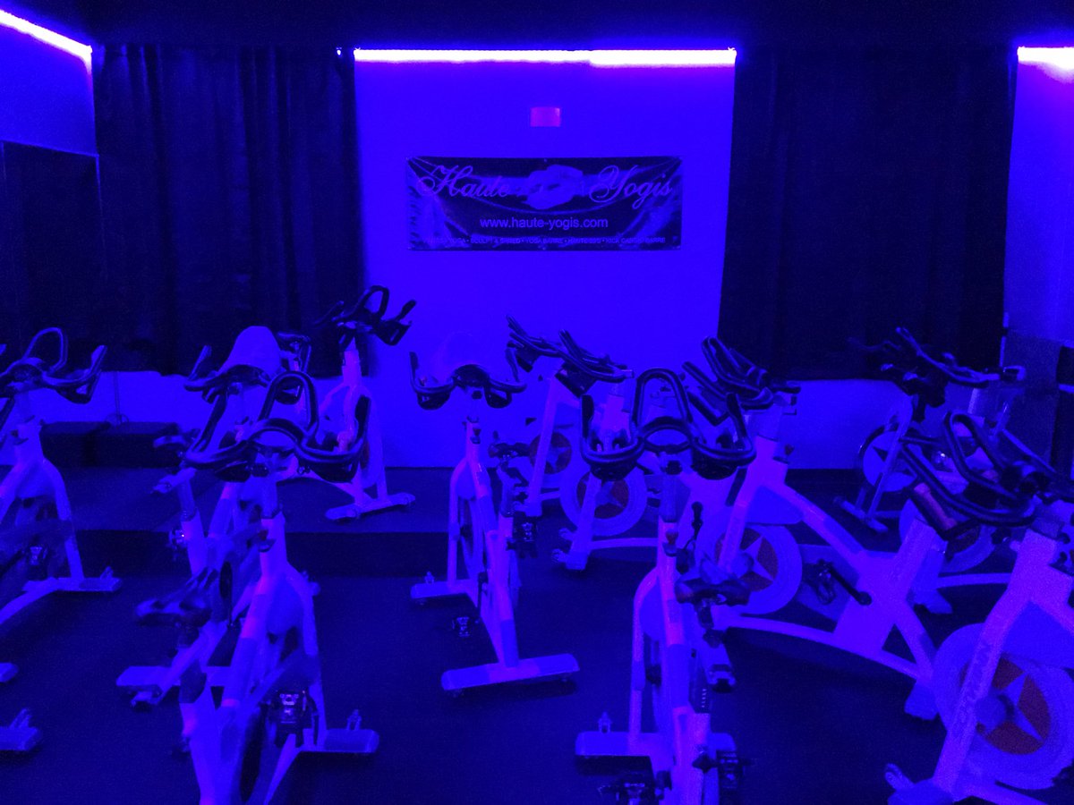 HauteYogis's tweet photo. Spin 😱 https://t.co/7a203FrFOJ