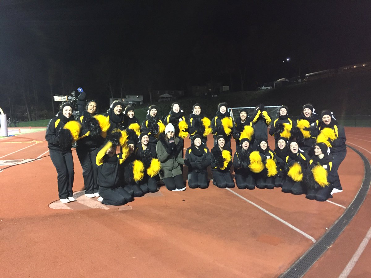HSFootballPGH's tweet photo. The Comcast Spirit Award goes to @wjhsd @thejungle_2018 https://t.co/ESLLUpTlgW