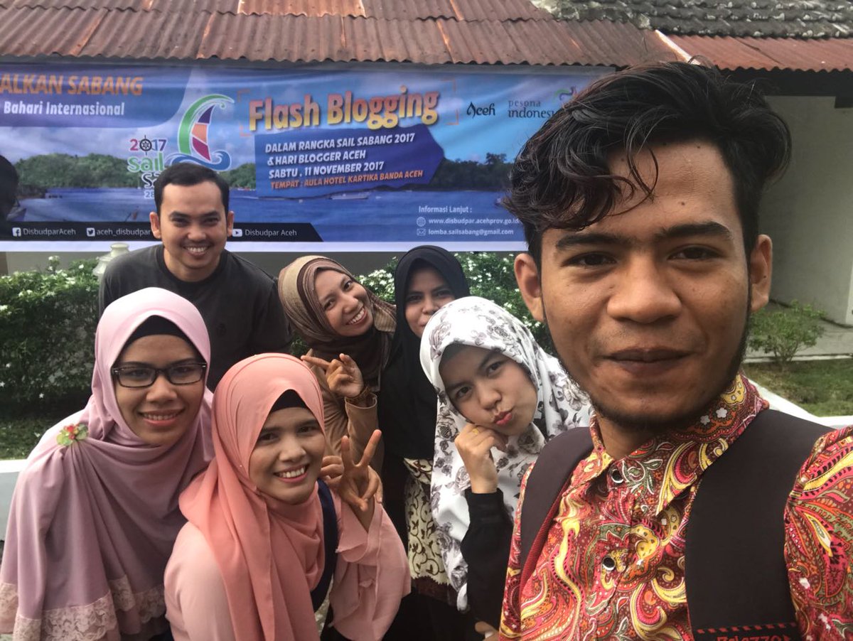 fardelynhacky1's tweet photo. Good morning dr Kota B. Aceh. Kami para #GaminongBlogger siap mengikuti event #FlashBloggingDisbudparAceh #SailSabang2017 https://t.co/Sb73TQL7Ec