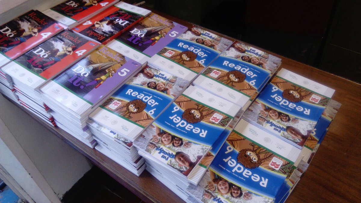 FranciscoBocar5's tweet photo. Mi reconocimiento a Pronijal. Hoy recibimos los libros del alumno de Ingles para las Escuelas de la Zona Escolar 108. https://t.co/PDA9AZriz7