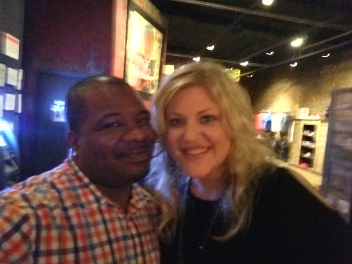 BoostMobileSean's tweet photo. Chilling with a real American Idol. This young lady can sing for real folks.  Remember her from American Idol.  #GettingMyCountryOn! https://t.co/vjYqjtZ2aY