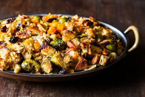 ULTMATEREPORT's tweet photo. VEGAN THANKSGIVING: CROWD PLEASING VEGAN THANKSGIVING STUFFING https://t.co/jSUOyaYp28 #ultimatereport #thanksgiving #vegan #stuffing https://t.co/qctFDwgU5r