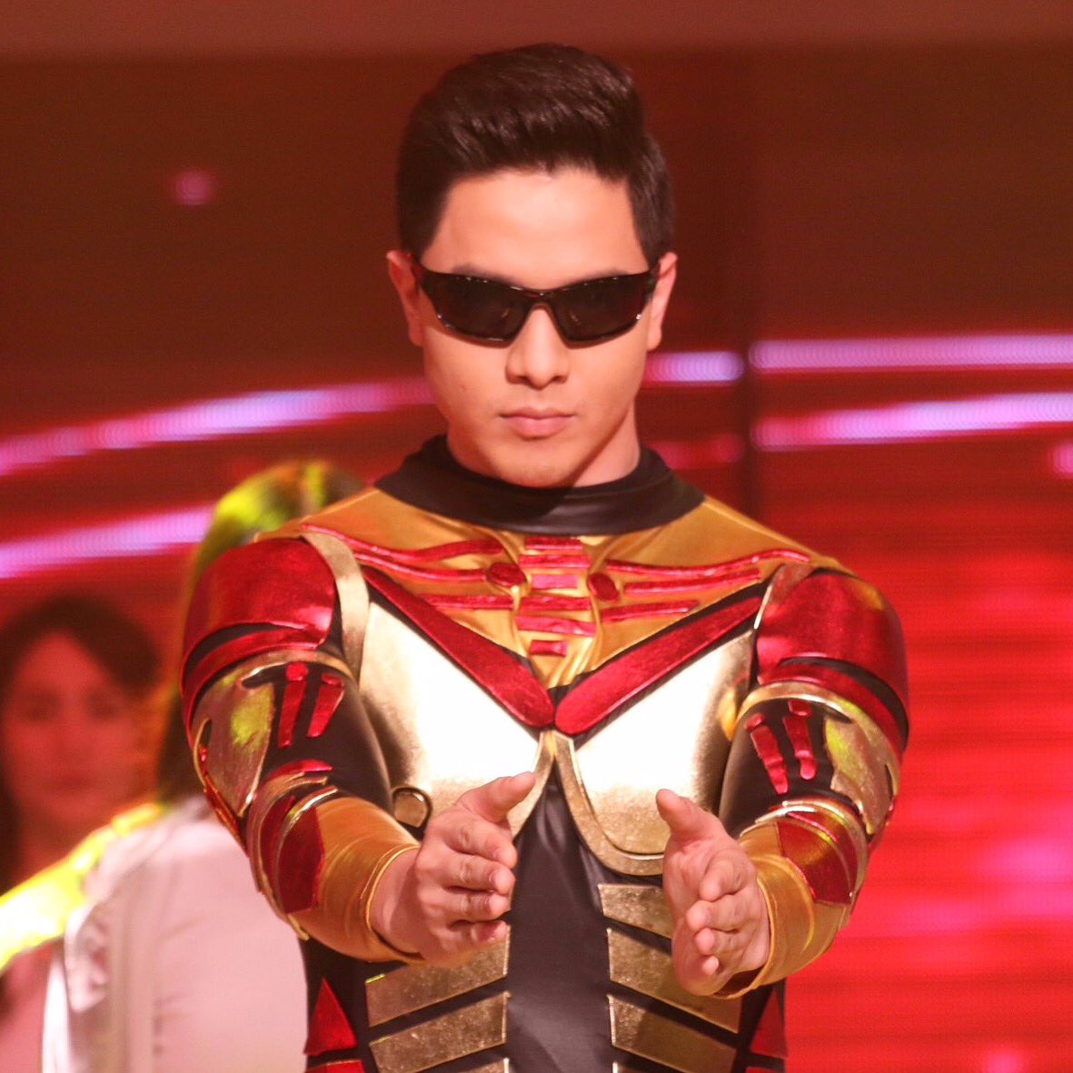 SimplyALDENofcl's tweet photo. Santa all we want for Christmas is IronBae. Kasi po si @aldenrichards02 kay @mainedcm lang po😜😉😍💙

© @EatBulaga 

#ALDUBCarryOn https://t.co/CqBitBoqwe