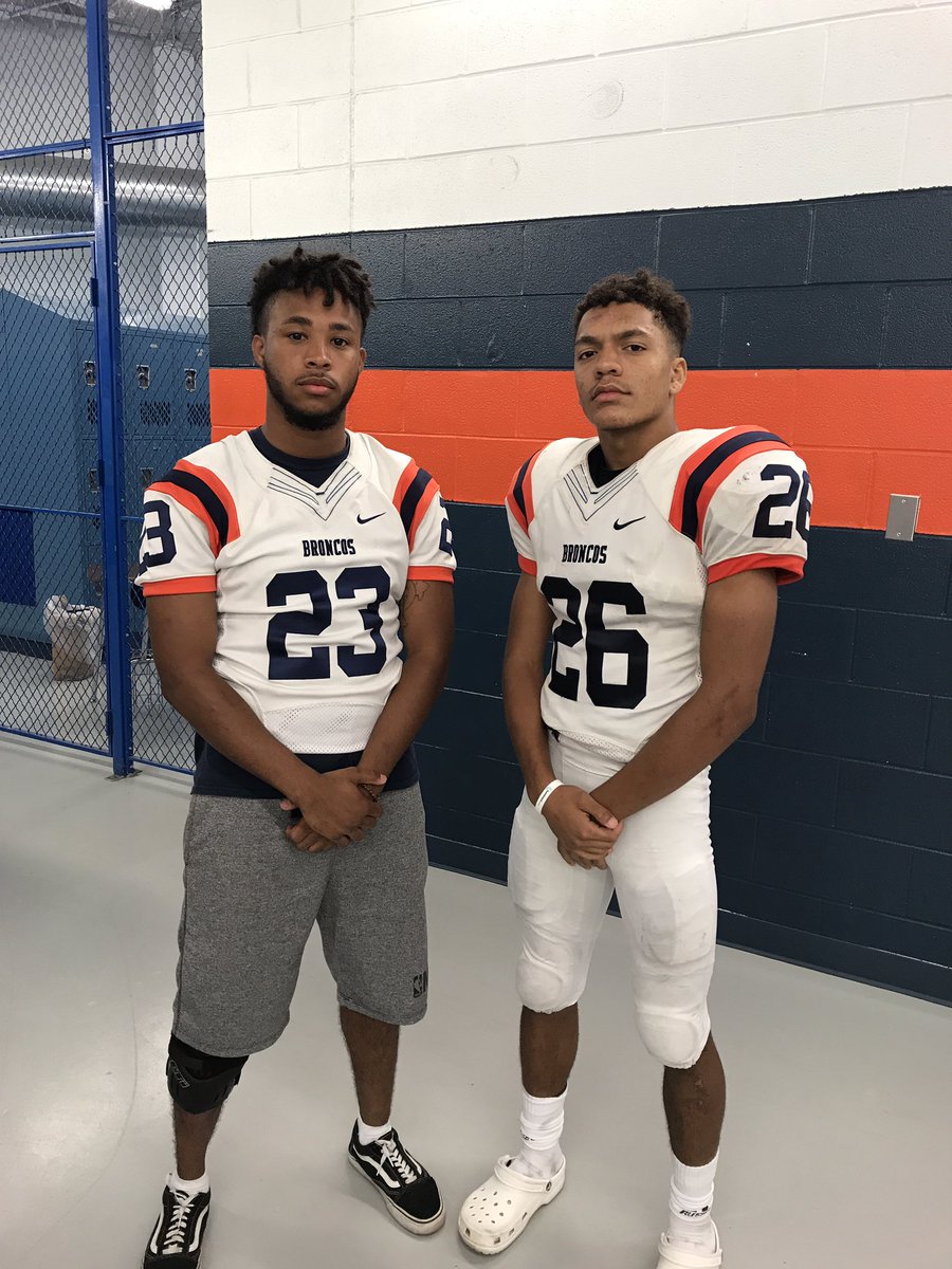 210kvngjaymusik's tweet photo. A truly unforgettable time. 4+ years together, I'm so happy I got to meet you guys when I did. Everything from @dbranscom pep talks to early morning workouts with @Coach_Nerio it couldn't have been a better time. I have grown so much. Thank you! #tcc #finishthefight #mark35 https://t.co/Q2GdaROdez