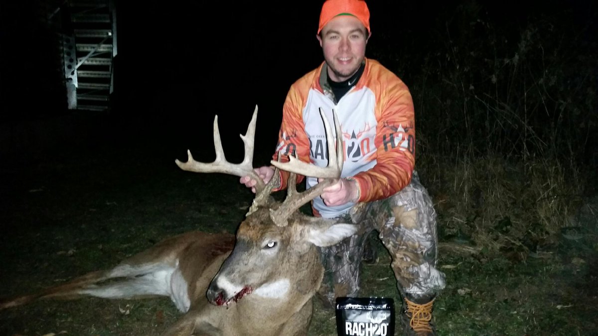 RackWater's tweet image. They keep getting bigger! This old buck showing off some mass! #RacH2O #deer #hunting