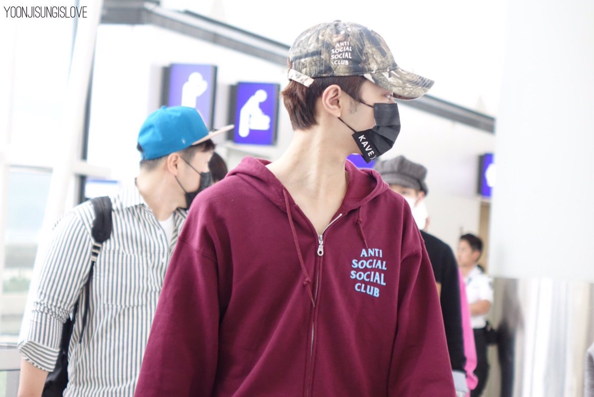 poachedumpling's tweet photo. โanti-social clubโ
me 2 guanlin.
#guanlin #kuanlin #laiguanlin #wannaone #produce101 #byeongari https://t.co/CzlkYFQeXD