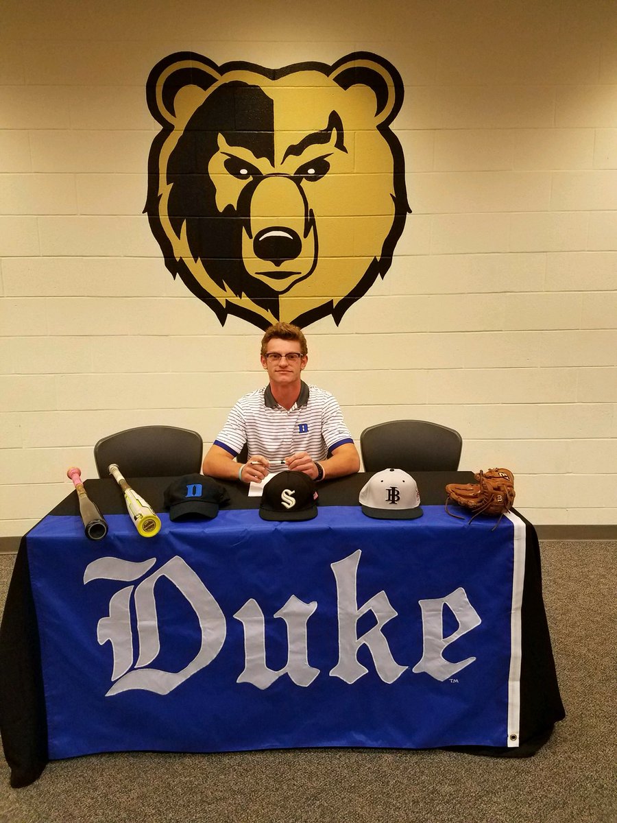 damon_lux's tweet photo. Finally in ink, so excited to be a blue devil 😈 https://t.co/n40WCwMNlh
