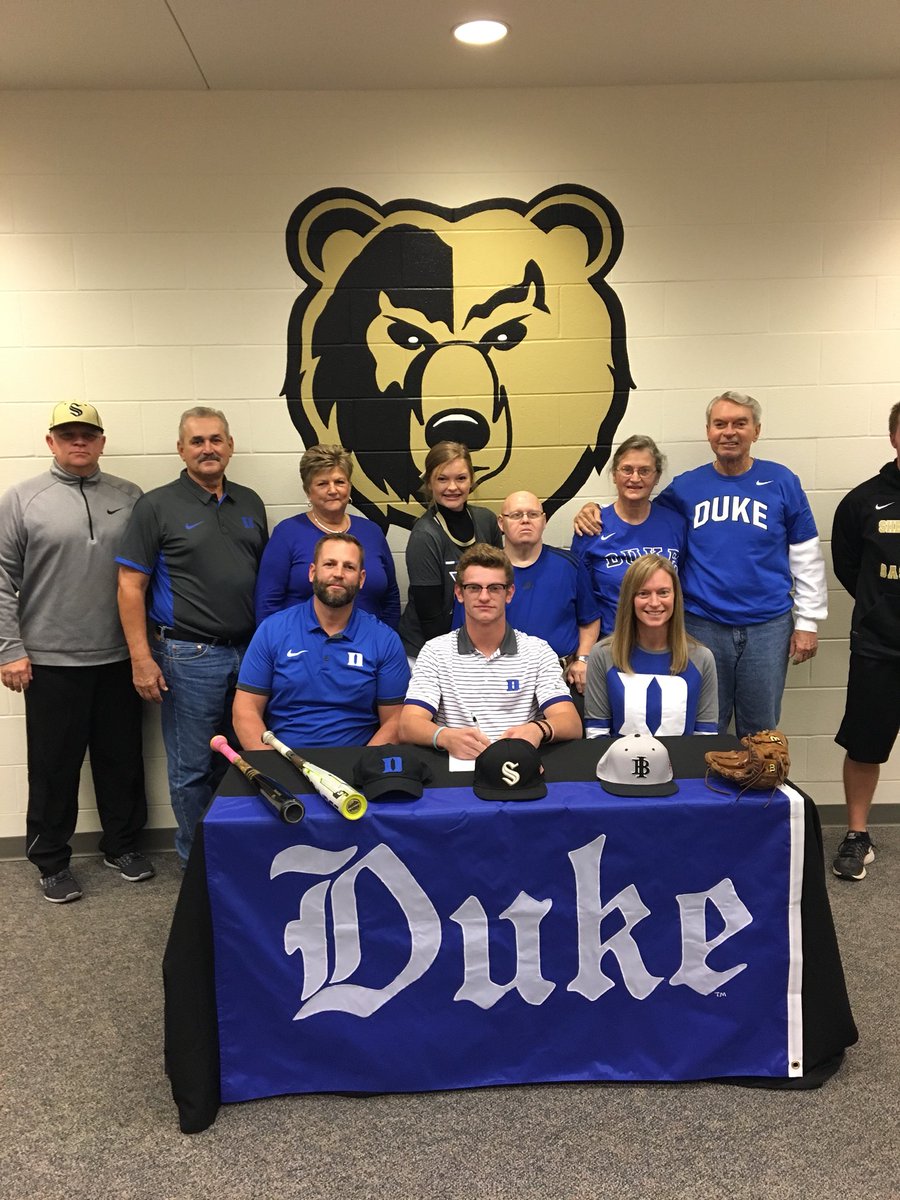 damon_lux's tweet photo. Finally in ink, so excited to be a blue devil 😈 https://t.co/n40WCwMNlh