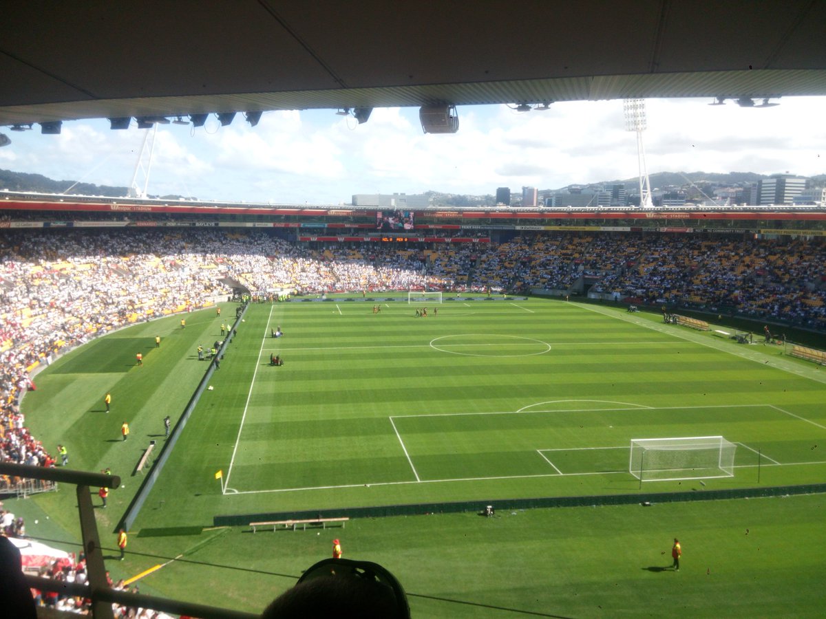 thefqx's tweet photo. Not a bad view from the box holders lounge..... #NZLvPER https://t.co/f1jslTqDVS