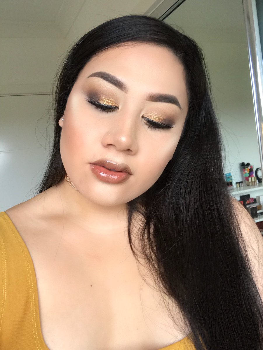 CharlotteSGibs's tweet photo. Mustard thangsssss (Products Listed on my Instagram: @charlotteshornalee) #STILAcosmetics #AnastasiaBeverlyHills #UrbanDecay #NYX #MACcosmetics #BECCA #Glamglow #Modelsprefer #GivenchyBeauty #TooFaced #Smashbox #zoevacosmetics https://t.co/NJ7O4hb9uh