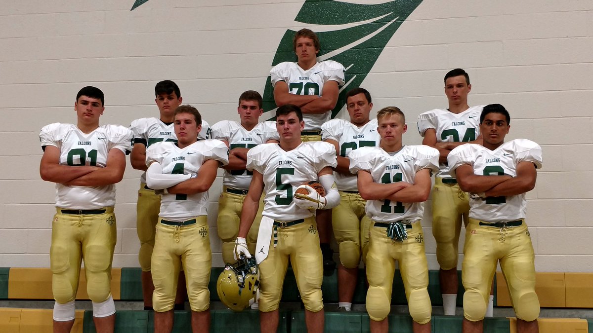 SMCC_Football's tweet photo. So proud of these seniors and everything they've given to SMCC. It was a fun ride! You will all be missed! #thankyouseniors #soulonfire #smccfootball https://t.co/eWCFp9Jhb2