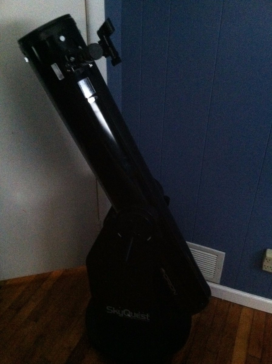 New Telescope! It's a Dobsonian Orion SkyQuest XT6 (reflector telescope).
