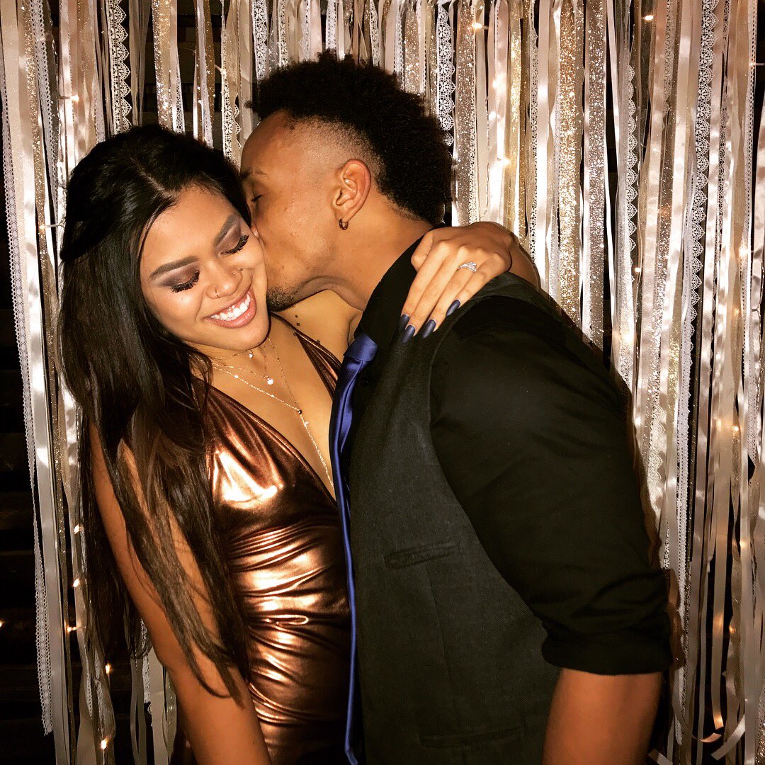 _AllysonnCarlos's tweet photo. Mine 🌹 https://t.co/AAAPsaiFDw