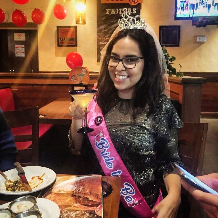 Hobbit_ta's tweet photo. Última noche de margaritas soltera ¡Que vengan las noches de margaritas casada! #bridetobe2017👰 #melescaso💍 #feliz… https://t.co/es06OKsd1e https://t.co/Q6RsVg9xe6
