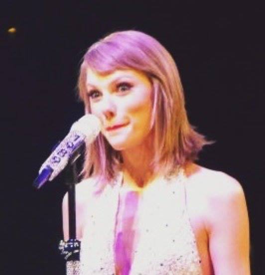 the_last_exile_'s tweet image. #EMABiggestFansTaylorSwift