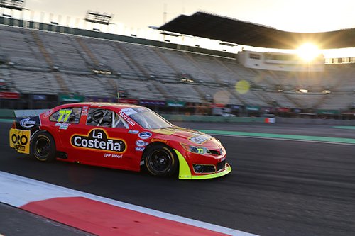 SportCar.com tweet media