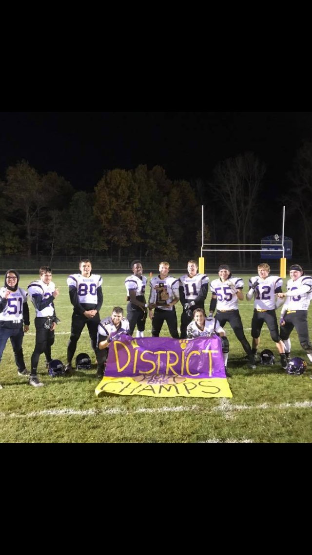 BlissfieldFB's tweet photo. Thank you to all the seniors that put everything they had into this season, with all of your hard work, leadership and dedication you have paved that path for classes to follow!!#2017 #royalstrong https://t.co/VSNsB30u42
