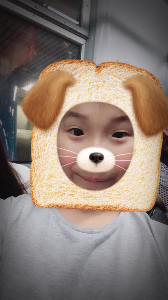 Emmy51480704's tweet photo. #Toast Dog😋😋😋 https://t.co/csi48pSgmz