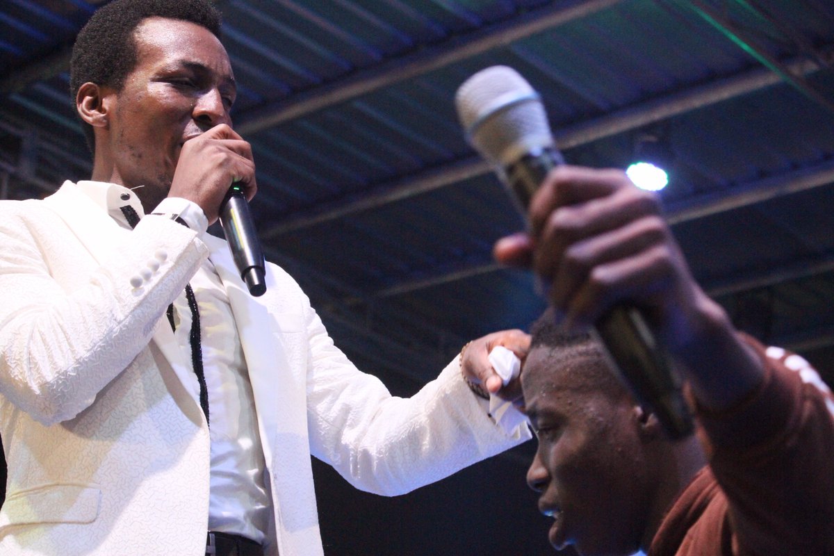 drsamamaga's tweet photo. A young man with a testimony receives of the Lord while @FRANKRICHBOY ministered #SOC2017 #MiraclesInPureWorship #SalemFamilyWorldwide https://t.co/cjMqMK4cAh