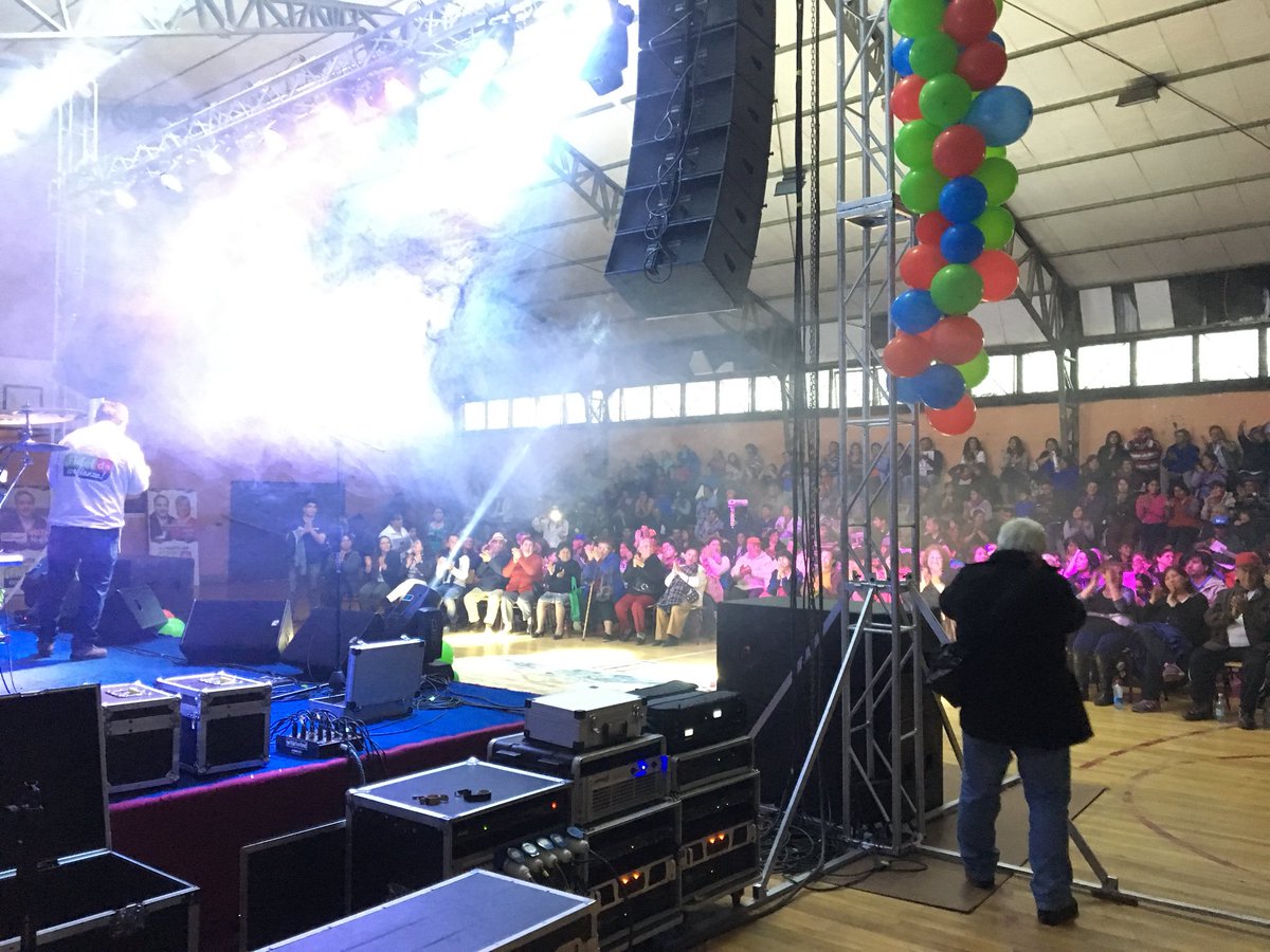 Alvarezpresente's tweet photo. Tremendo cierre de Campaña #Frutillar realmente FIDEL DA CONFIANZA. Gracias vecinos por el compromiso y reconocimiento hacia nuestro Gran Diputado @fideldiputado #granComando https://t.co/4rHGgUy8BC