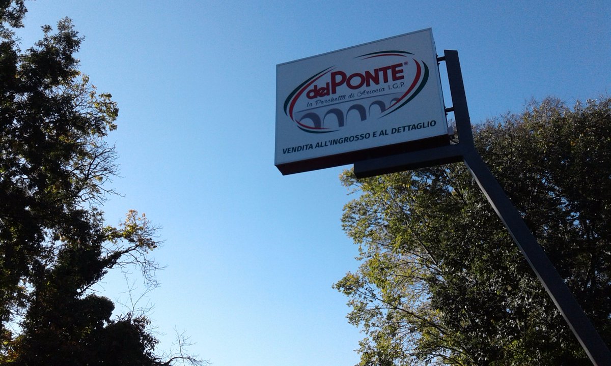DelPonte17's tweet photo. Restyling completo per il nostro brand, tra questo bel sole d'autunno e la natura che circonda l'azienda 🌞 #autunno #Food #DPfood #nature https://t.co/CYFTbitSCR