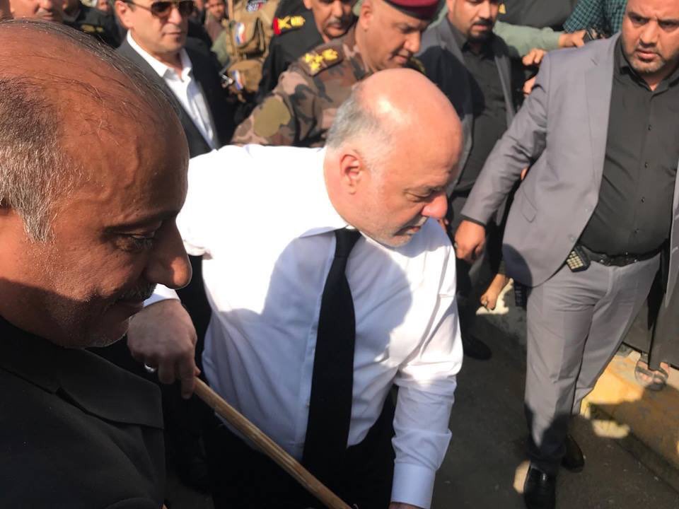 Bahaa_Karbala's tweet photo. دكتور حيدر والله اتمنى يكون تكنس الفاسدين بدل ذرات التراب هاي ، اعرف همه جبال صلبه ، بس خلصنا منهم مو لعبوا بدمائنا و اموالنا ، واذا ردت تبدي ابدي من الي چان قبلك لان هو كبيرهم و يعرفهم كلهم ، واخيرا تقبل الله زيارتك 🌹🌹 @HaiderAlAbadi https://t.co/2ySrmxr4ym