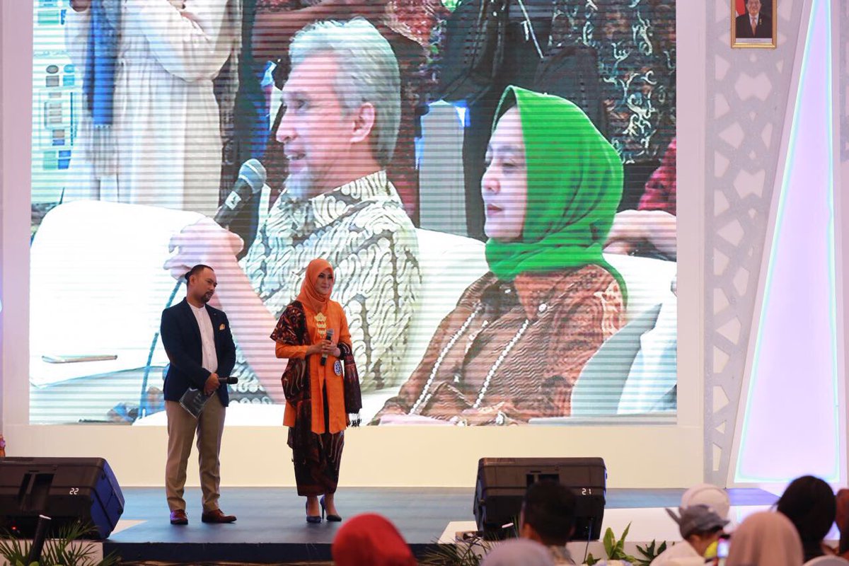 bank_indonesia's tweet photo. Halal lifestyle tengah menjadi tren global dan sangat berpotensi untuk mengembangkan ekonomi syariah melalui peran anak muda #BInfo #ISEF2017 https://t.co/ASe6eLnGUa